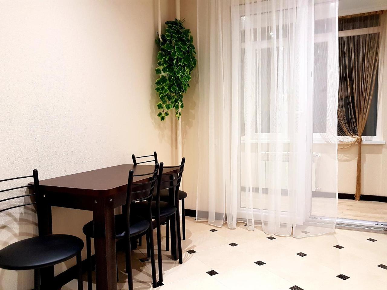 Apartment Near The Airport Kiev Zhulyany Киев Жуляны С Гидромассажной Ванной Vyshneve Ngoại thất bức ảnh